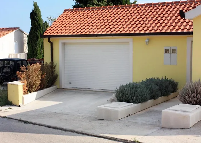 شقة With A Parking Space Bol, Brac - 5642