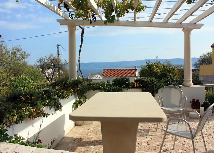 With A Parking Space Bol, Brac - 5642